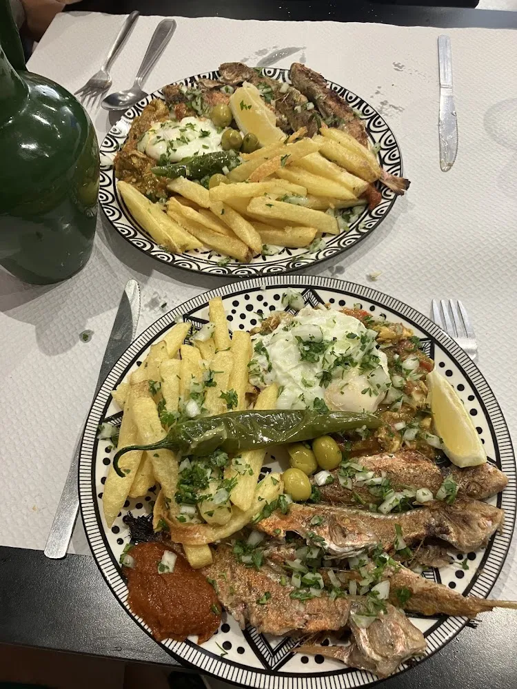 Rougets Avec Frites Et Piments